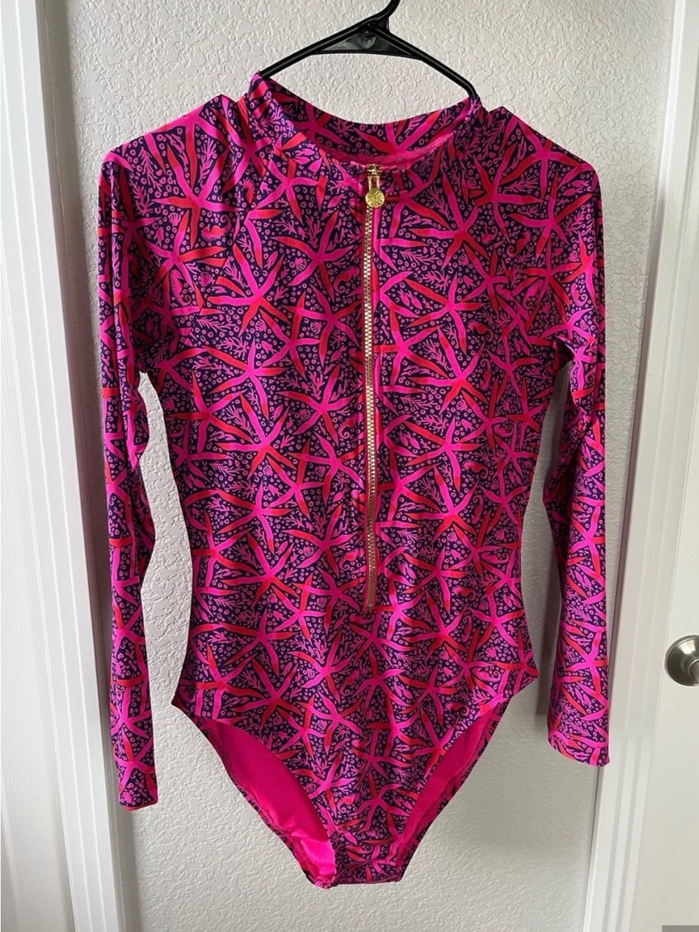 NWT 4- Lilly Pulitzer Rashguard in Star Searcher